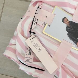 Brand New With Tags VICTORIA'S SECRET Satin Long Pajama Set Women’s Small 💕